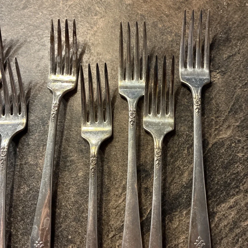 (10) Oneida Prestige Silverplate Dinner  Forks, 1951 Distinction